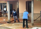 El Pangui amaneció entre lodo y desesperación. Las familias intentan recuperarse tras el aguacero que inundó sus viviendas y puso a prueba la respuesta de las autoridades.