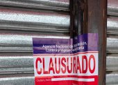 Arcsa clausura tres locales en Guayaquil por plagas y falta de higiene.