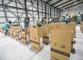 Kits. El CNE avanza en la elaboración de 42.006 paquetes electorales que se entregarán para el sufragio.