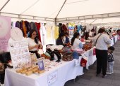Más de 80 stands exhiben productos locales en las avenidas República del Salvador y Shyris, impulsando el comercio quiteño.