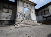 El anfiteatro Julián Coronel se encuentra abandonado. Guardias privados custodian el inmueble patrimonial ubicado en el centro de Guayaquil.