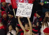 "Too cold for Ecuador", decía el curioso cartel levantado por un hincha canadiense en el partido de Canadá vs Ecuador en Toronto.