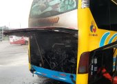 El bus traslada pasajeros desde Guayaquil a Playas.