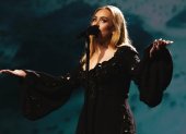 Adele durante uno de sus conciertos.