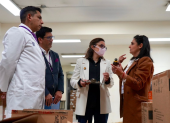 Entregan medicamentos esenciales al Hospital Eugenio Espejo en Quito.