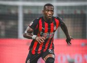 Pervis Estupiñán, a pesar de la lesión que lo dejó fuera varios partidos, es el titular como lateral izquierdo de AC Milan.