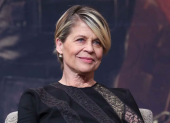 En Stranger Things, quinta temporada, Linda Hamilton interpreta a la Doctora Kay, una mujer con secretos y motivaciones ocultas.