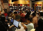 Las personas hicieron compras desde las 07:00 en el Mall de Sol, el domingo 23 de diciembre de 2025.