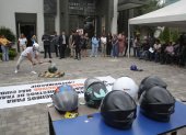 "El Combazo" se denominó la actividad que realizó la Fundación Movidana, para mostrar la vulnerabilidad de los cascos de motociclistas, que no están homologados.
