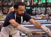 Hugo Quintana durante su preparación en MasterChef Celebrity Ecuador 3.