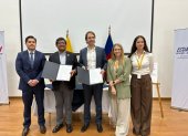Firma del acuerdo, entre Ministerio de Producción y MercadoLibre Ecuador.