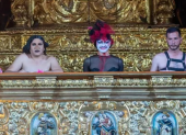 La obra drag "Aristócratas" se llevó a cabo en la capilla del Museo de la Ciudad.