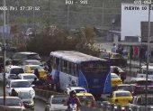 En un tramo del centro de Guayaquil se evidenció congestionamiento vehicular la tarde de este viernes 12 de diciembre.