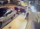Al menos cuatro sujetos estaban en el vehículo, cuyos ocupantes intentaron interceptar a un transeúnte en la ciudadela Olivos 2, en Los Ceibos.