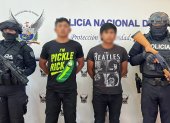 Operativo policial deja 14 detenidos y armas incautadas.
