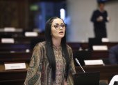 La legisladora correísta Viviana Veloz propone que se suspenda el receso legislativo.