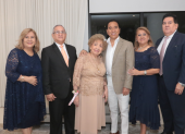 Fanny Játiva de Barrera, William Játiva, Lelia Murillo de Játiva, Henry Játiva, Alexandra Játiva de Cueva y Jhon Játiva.