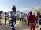 Refugio. Niñas y adolescentes de la comunidad masái, de las afectadas.