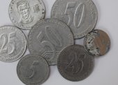 El Banco Central de Ecuador empezó a retirar las monedas que están dañadas.