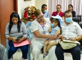 Pacientes con fibrosis quística y sus familiares enfrentan desabastecimiento de medicamentos y altos costos para sostener sus tratamientos diarios.