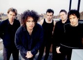 La banda The Cure en 1990.
