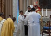 El cardenal y arzobispo Luis Cabrera presidió la ceremonia religiosa en la Catedral de Guayaquil.