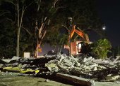 Con maquinaria pesada fue destruido el monumento a la comunidad china en Panamá.