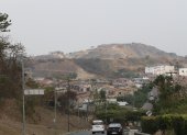 Algunos cerros ya se ven aplanados y empiezan las construcciones sobre ellos.