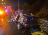 El vehículo quedó calcinado a un costado de la vía Perimetral, la noche del martes 30 de diciembre.