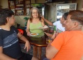Propietaria. Dévora Barzola Lindao es la mujer propietaria de este local tradicional de Playas.