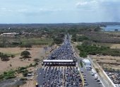 Feriado ha provocado congestionamientos en el peaje Chongón, vía a la costa.