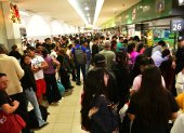 La terminal terrestre lució con muchos visitantes durante el feriado.