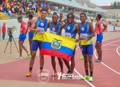 El equipo de posta (4x400), integrado por Francisco Tejeda (i), Katriel Angulo, Anderson Marquínez e Ian Pata, logró coronarse en los Bolivarianos 2025.