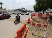 En este punto han ocurrido siniestros viales de motociclistas, según denunciaron moradores. La obra se extiende por Samanes 1, en el norte de Guayaquil.