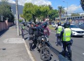 Tras el asesinato del guardia en el sector de la República de El Salvador, se realizaron operativos a motociclistas.