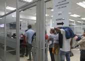 Las licencias de conducir, tanto profesionales como no profesionales, tienen una vigencia de cinco años y pueden renovarse sin excepción.