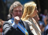 El presidente electo de Argentina, Javier Milei, acompañado de su hermana Karina