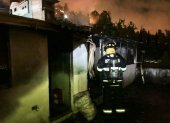 El incendio ocurrió en una casa en el sector de San José de Conocoto Alto, al oriente de Quito.