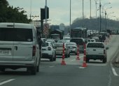Uno de los carriles del paso a desnivel ubicado en Carlos Julio Arosemena y Las Monjas estaba temporalmente restringido al tránsito vehicular debido a la inspección.