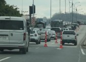 Uno de los carriles del paso a desnivel ubicado en Carlos Julio Arosemena y Las Monjas estaba temporalmente restringido al tránsito vehicular debido a la inspección.