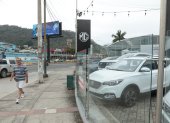 Una de las concesionarias, en Guayaquil, que vende carros de origen de Europa.