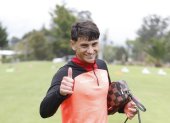 El delantero uruguayo Toto Núñez llega a Barcelona con la misión de reemplazar al goleador Octavio Rivero.