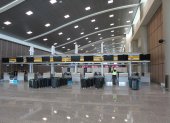 El hombre fue detenido en el área de arribos internacionales del aeropuerto Mariscal Sucre.