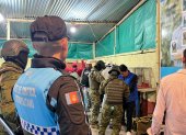 Clausuran gallera clandestina que operaba cerca de un establecimiento educativo en el norte de Quito.