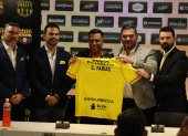 César Farías presentado por la directiva de Barcelona SC.