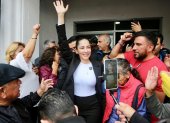 Asambleístas y militantes de la Revolución Ciudadana se concentraron en la sede política del movimiento en Quito.
