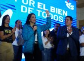 Marcela Aguiñaga junto a Luisa González