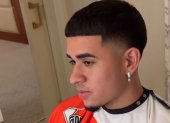 Kendry Páez y su corte de pelo, listo para entrenar en River Plate.