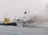 El barco Gold Tuna sufrió un incendio bajo circunstancias que aún son materia de investigación.