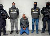Tres sospechosos de la organización criminal Los Lobos fueron detenidos por la Dinased tras un operativo policial en El Quinche, al noreste de Quito.